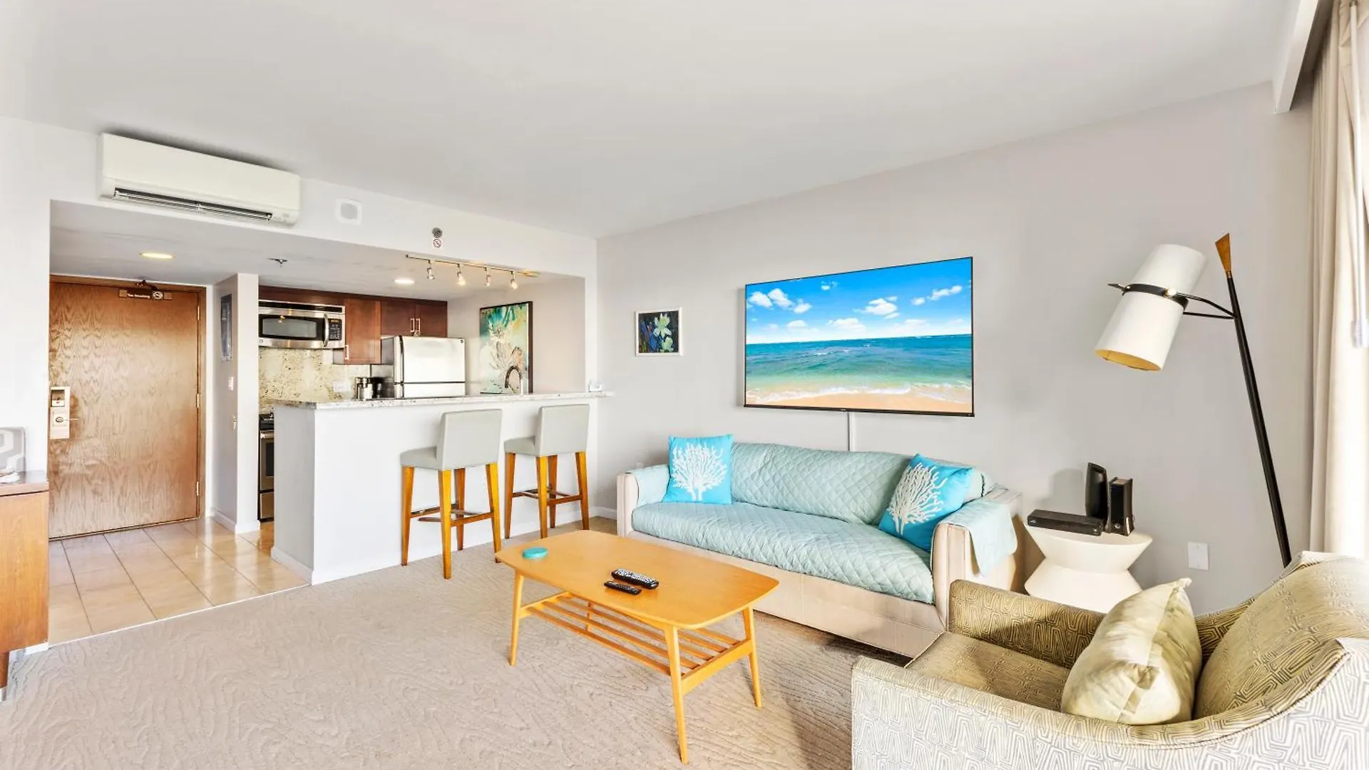 Apartment Breathtaking Studio Ocean Views! Pool! Beach! Honolulu