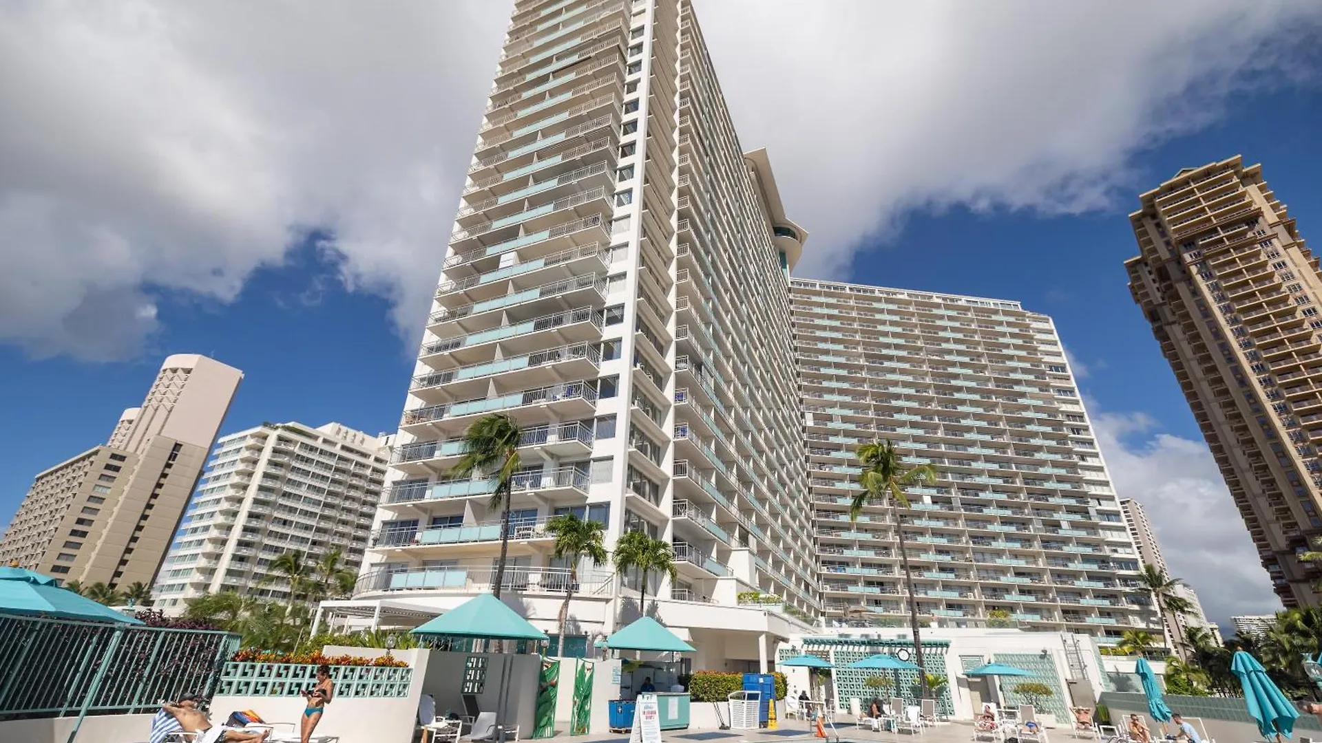Breathtaking Studio Ocean Views! Pool! Beach! Honolulu USA