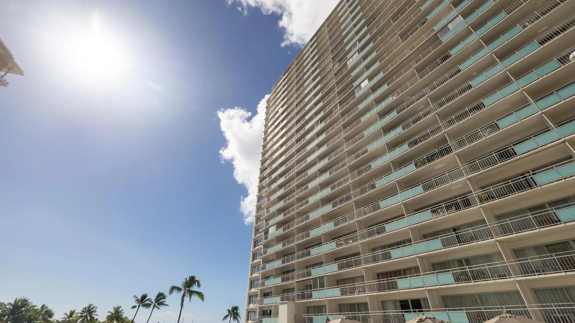 Apartment Breathtaking Studio Ocean Views! Pool! Beach! Honolulu USA