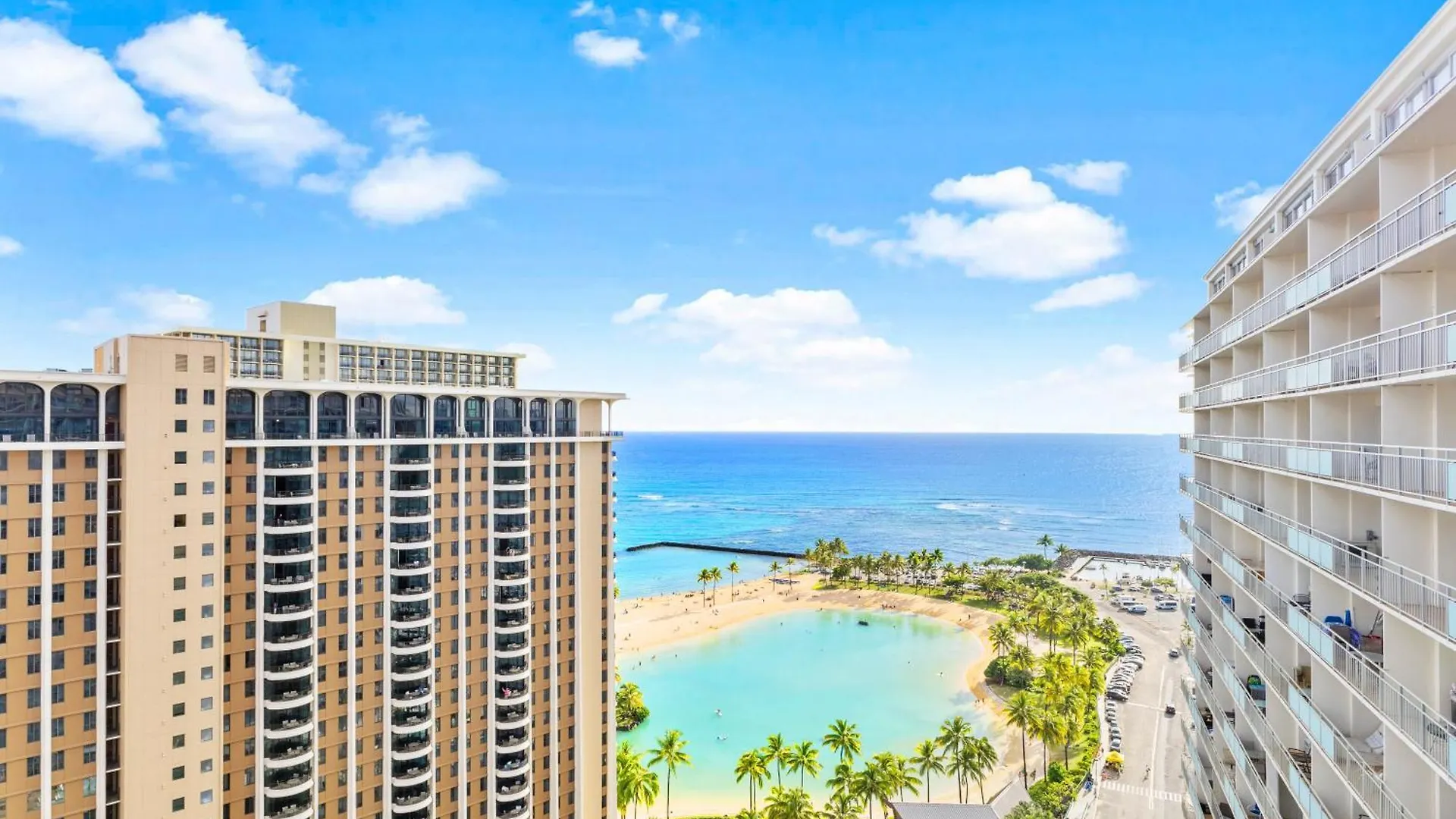 Apartment Breathtaking Studio Ocean Views! Pool! Beach! Honolulu